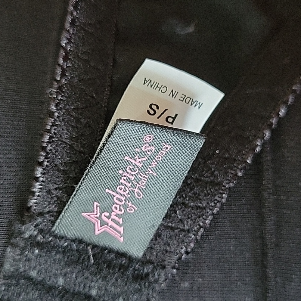 Frederick's of Hollywood Garter Belt (P/S) - Picture 3 of 3